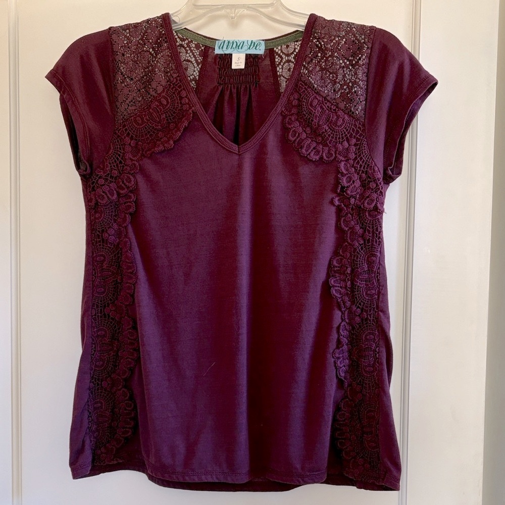 Dina Be (Francesca's) top, Size Small.